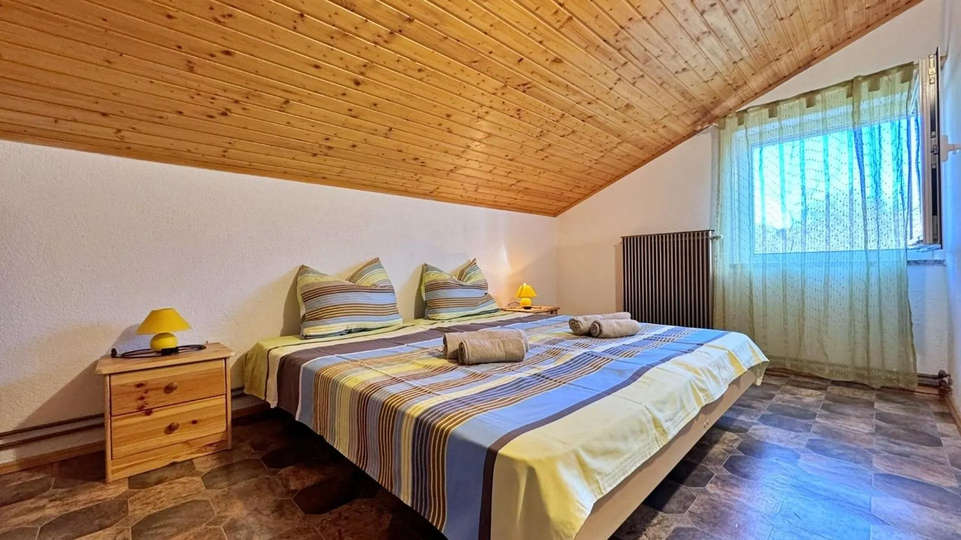 Apartments With A Parking Space Nska, Krk - 23878 Malinska