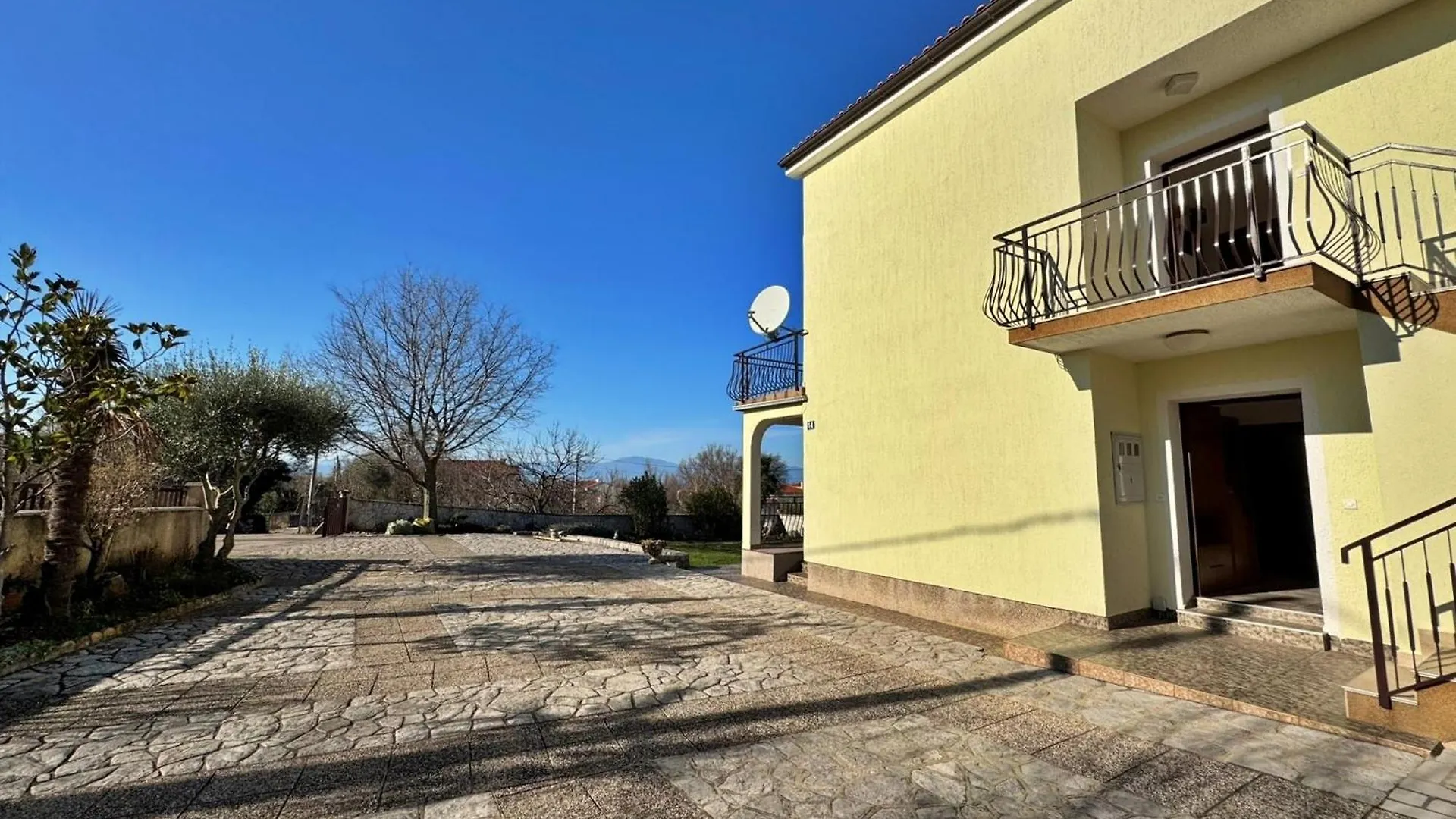 Apartments With A Parking Space Nska, Krk - 23878 Malinska